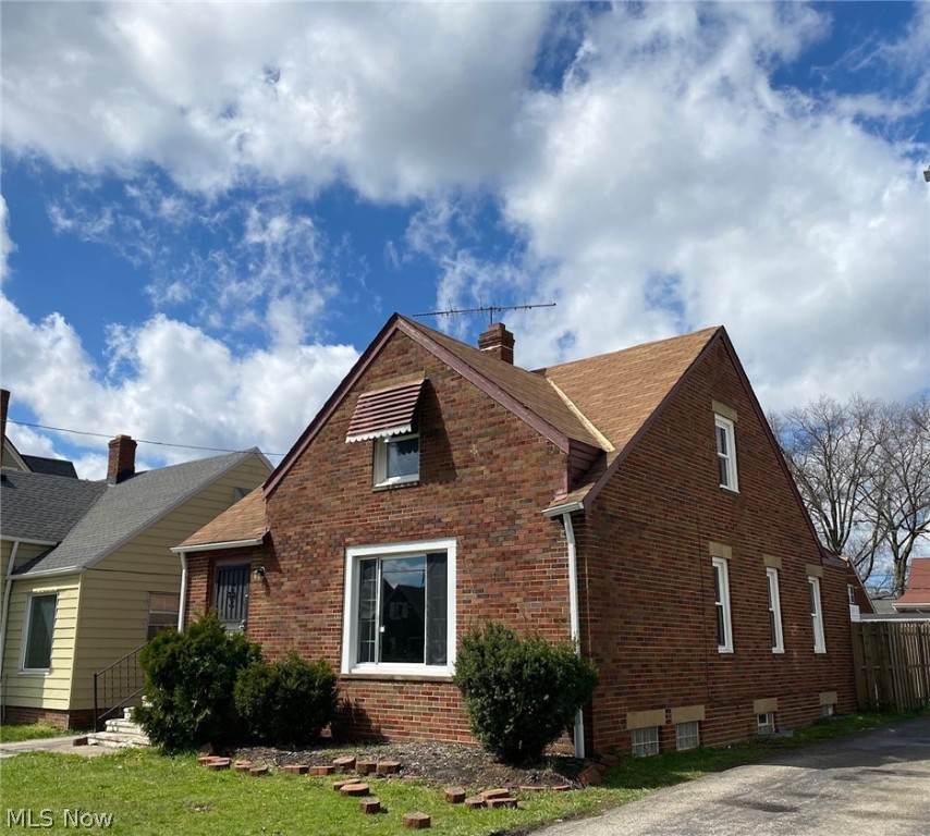 16313 Throckley Avenue - Photo 1