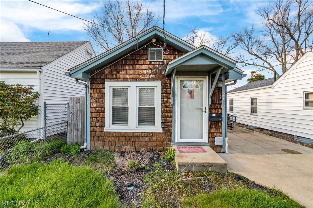 2433 43RD Street - Photo 1