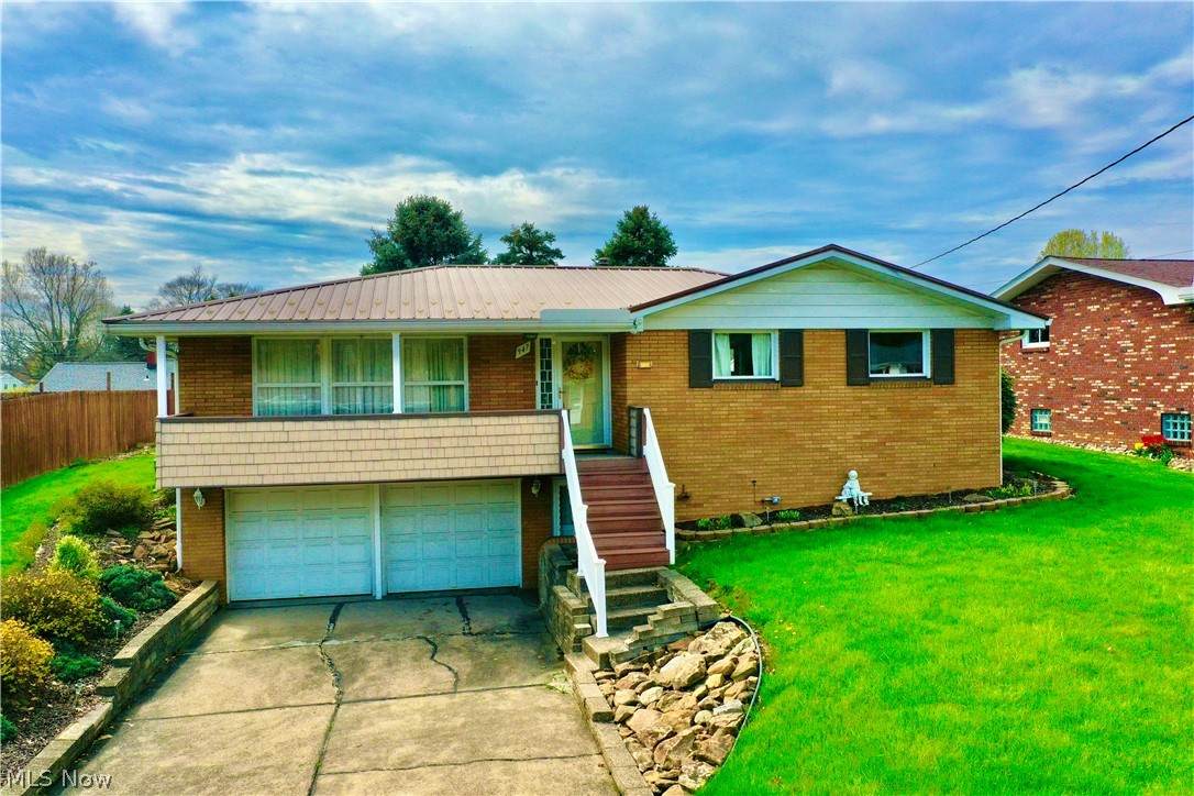947 Donegal Drive - Photo 1