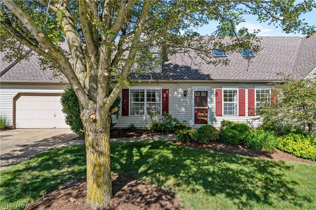 739 Heath Lane - Photo 1