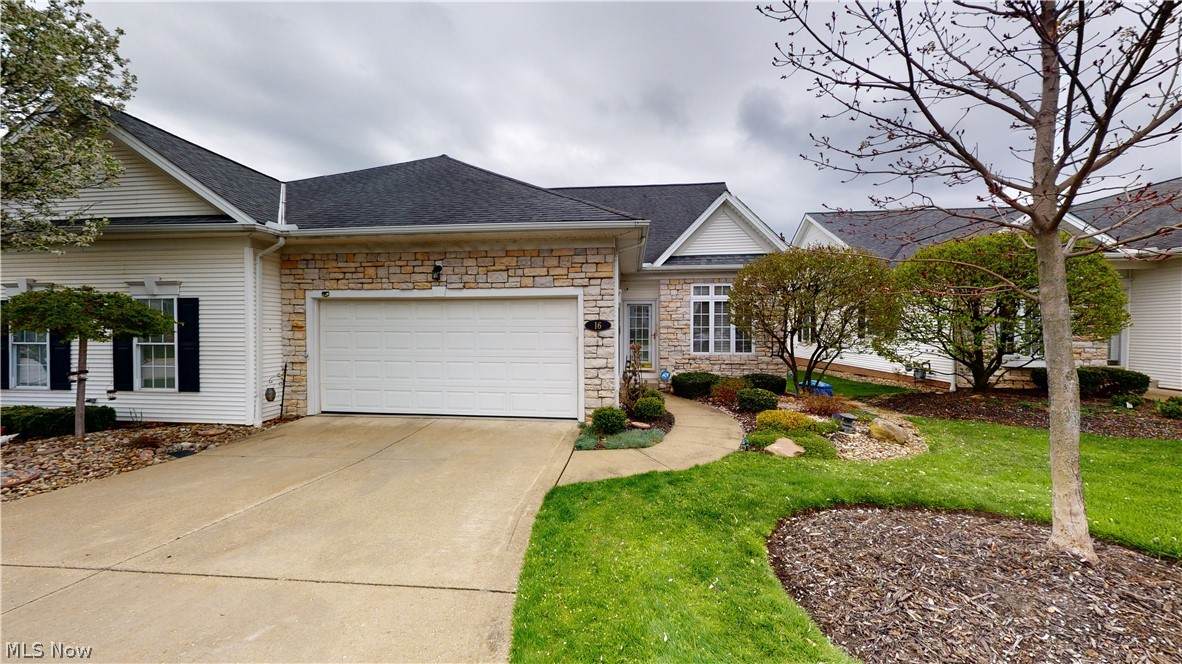 16 High Point Lane - Photo 1