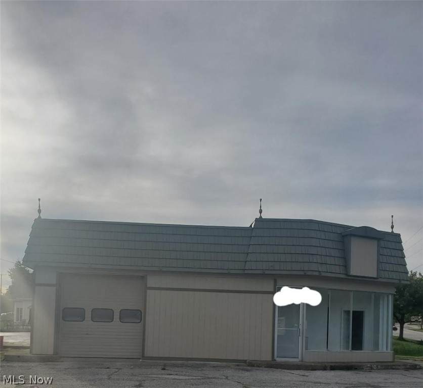 2821 Aurora Road - Photo 1
