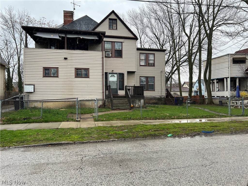 2127 100 Street - Photo 1