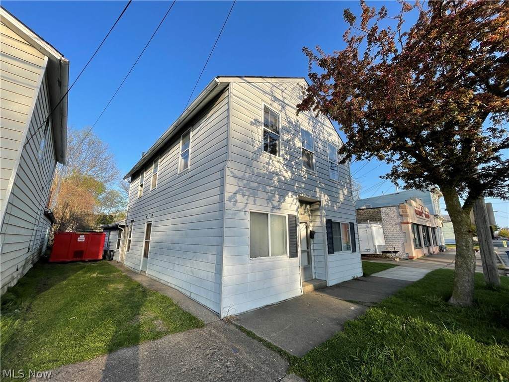 809 Hancock Street - Photo 1