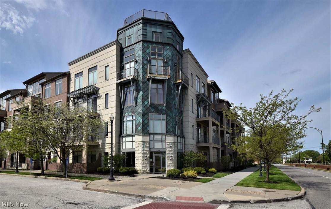 16800 Van Aken Boulevard - Photo 1
