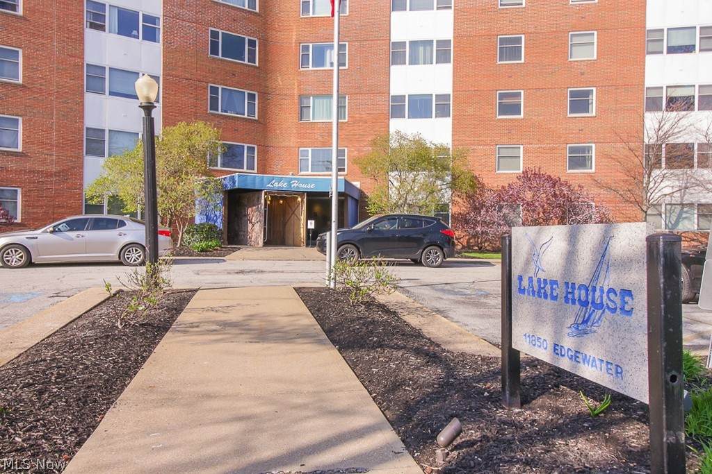 11850 Edgewater Drive - Photo 1