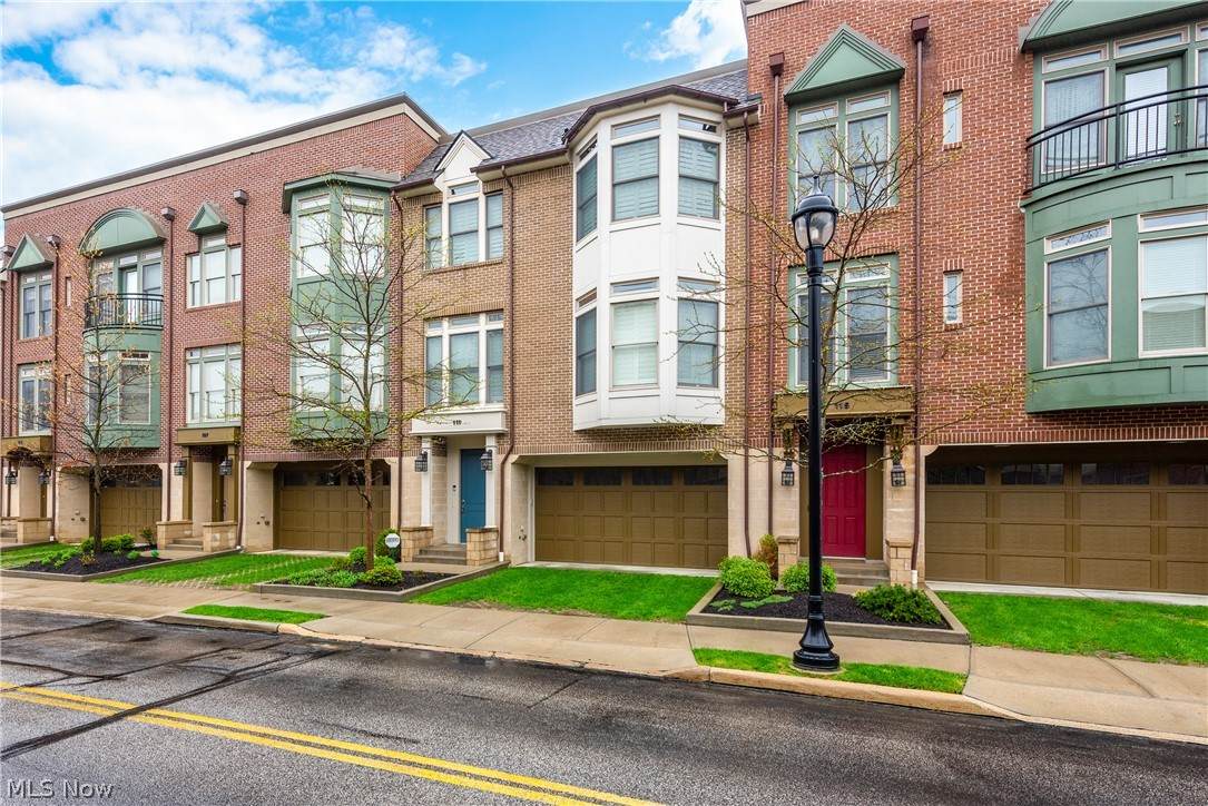 111 Vine Street - Photo 1