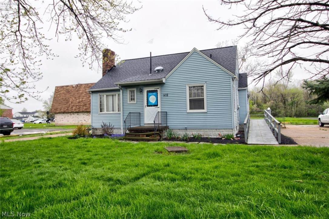 1490 River Road - Photo 1