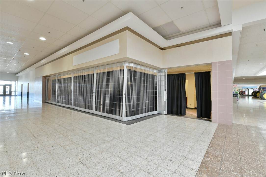 3575 Maple Avenue - Photo 1