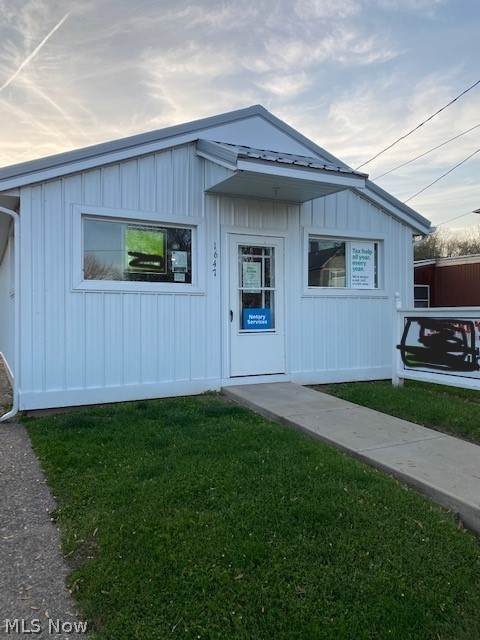 1647-1651 Linden Avenue - Photo 1
