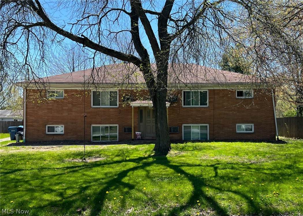 909 Cook Avenue - Photo 1