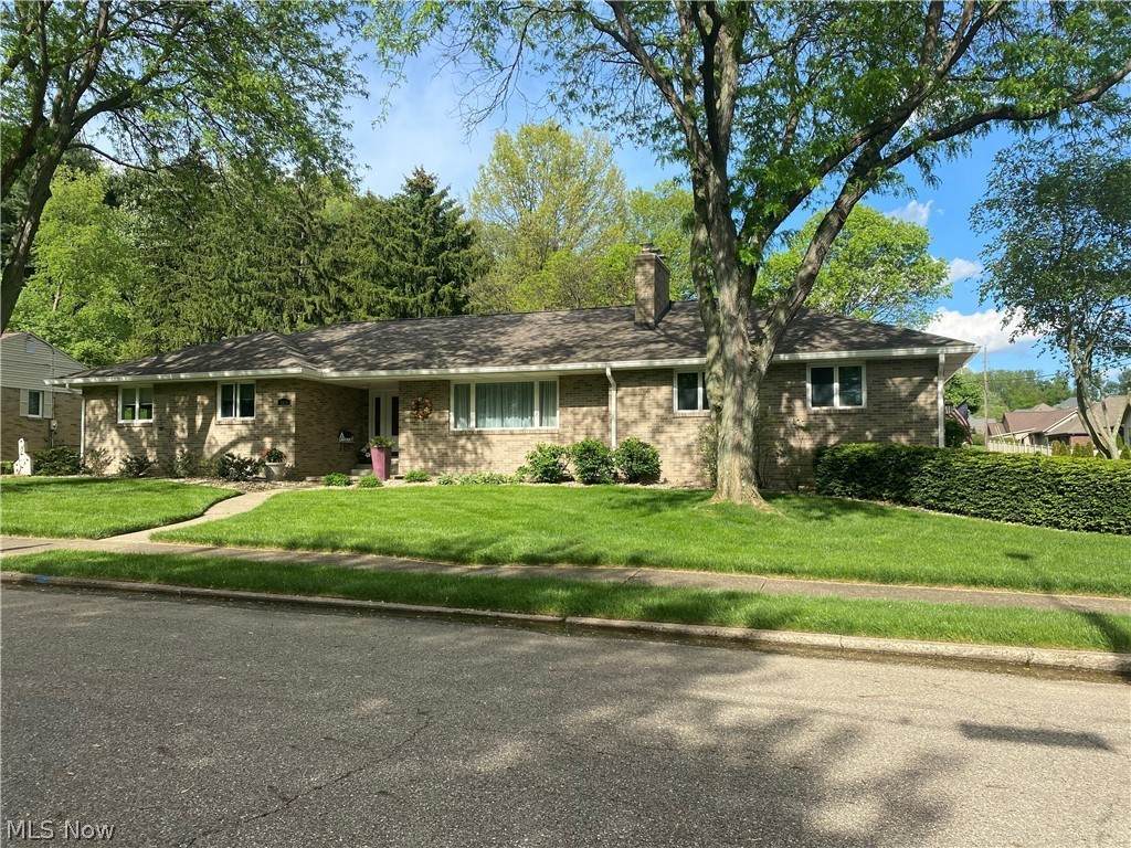1401 Parkdale Drive - Photo 1