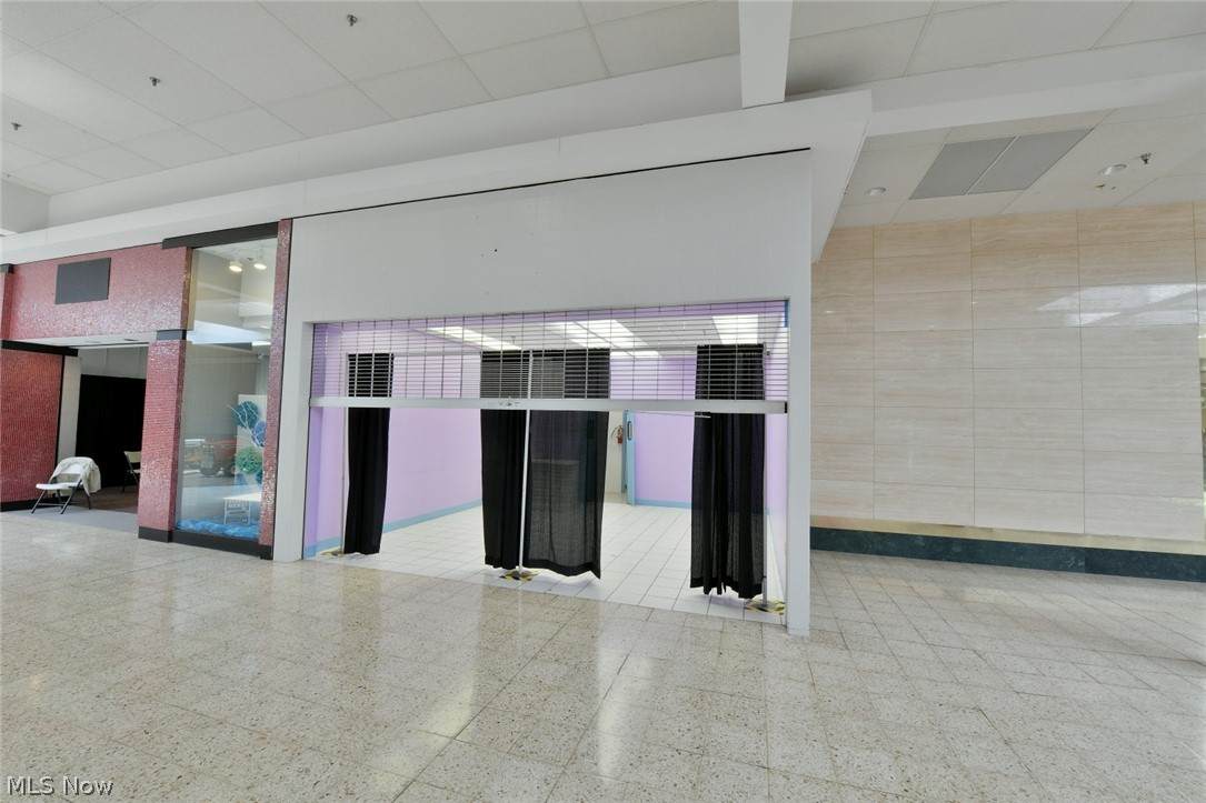 3575 Maple Avenue - Photo 1