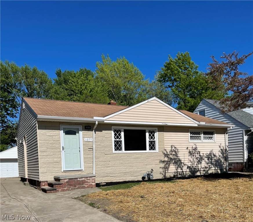 1577 Empire Road - Photo 1