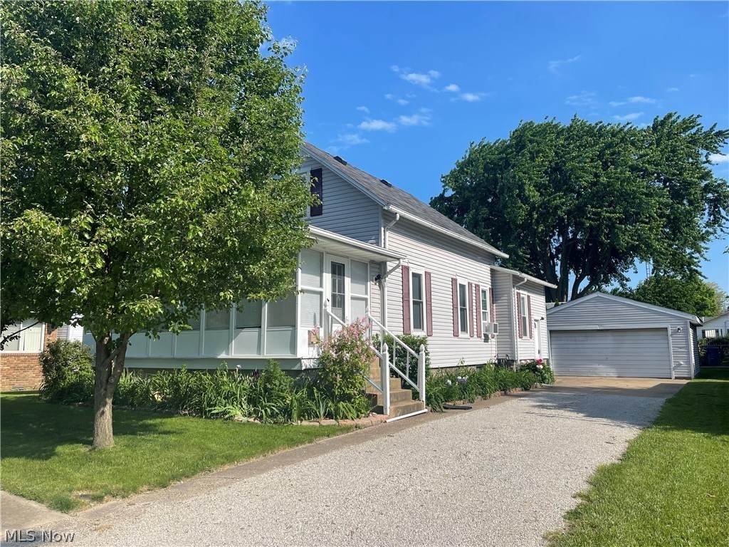 506 5th Street - Photo 1