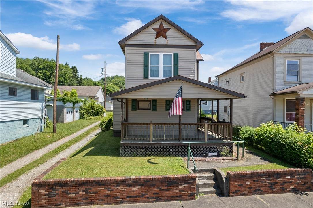 309 40th Street - Photo 1