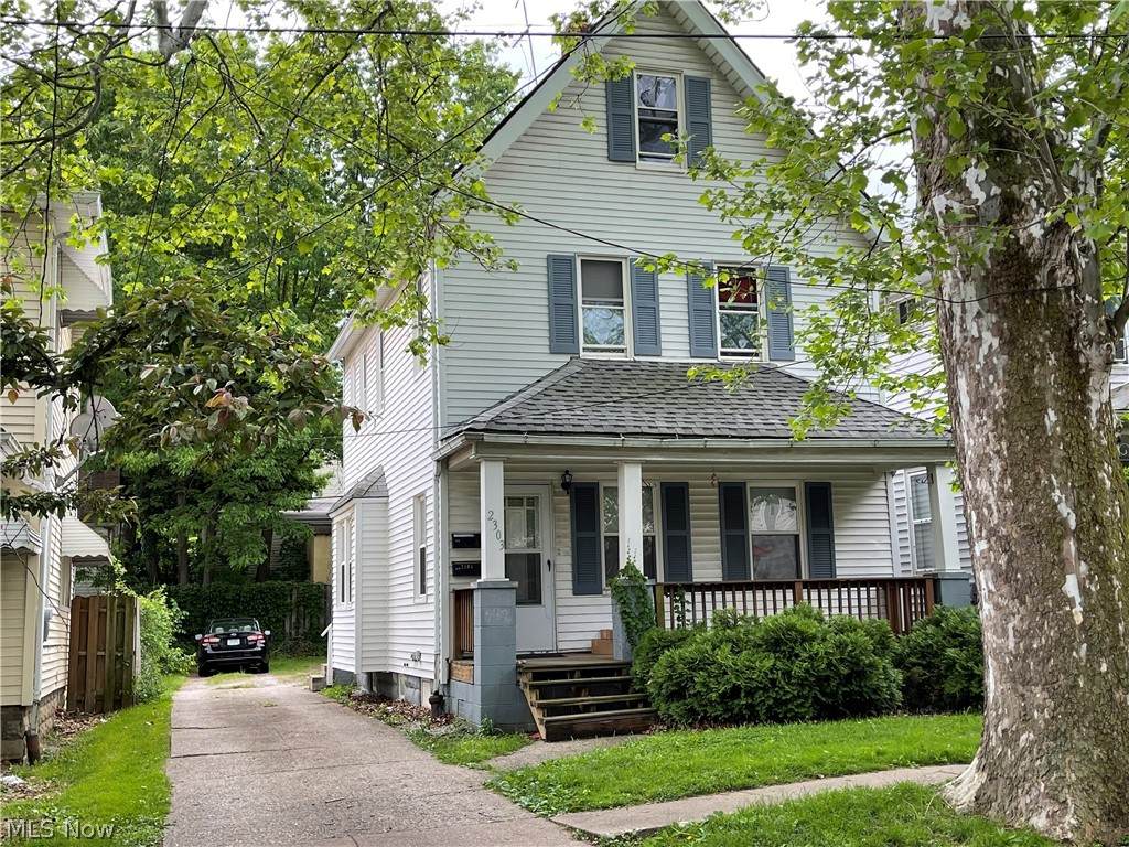 2303 Montclair Avenue - Photo 1