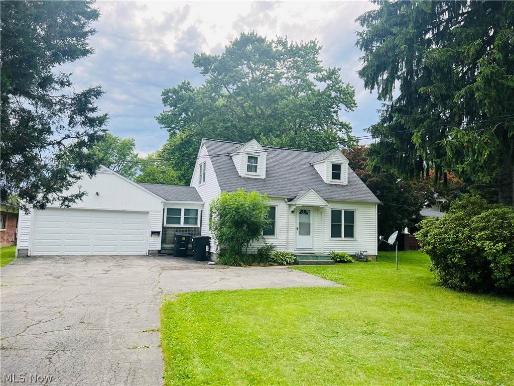 2233 Tod Avenue - Photo 1