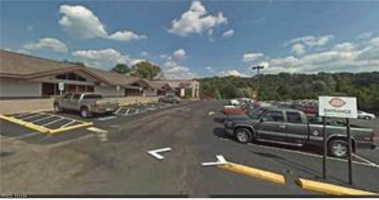 823 Pike - Photo 1