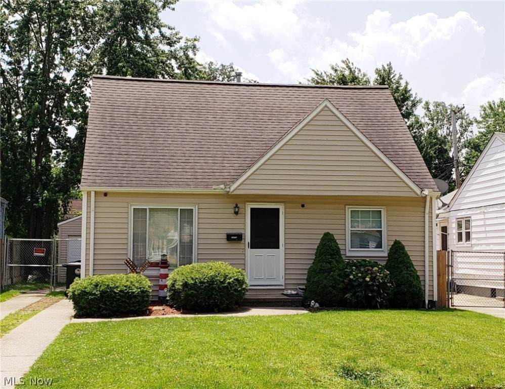 18713 Parkmount Avenue - Photo 1
