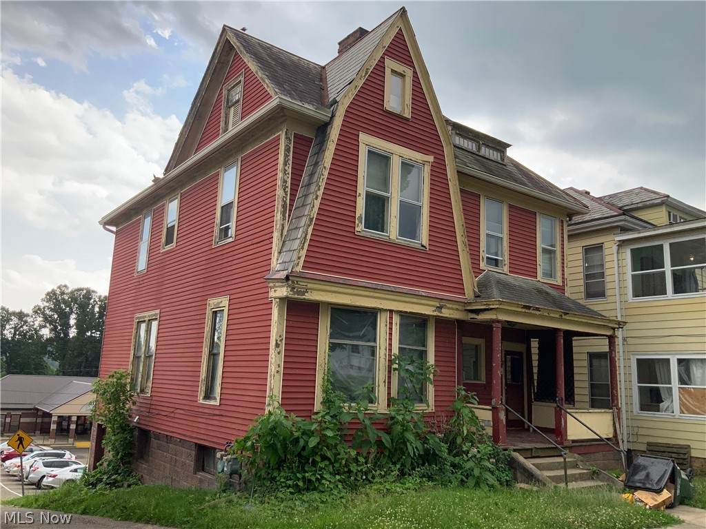 1014 Gaston Avenue - Photo 1