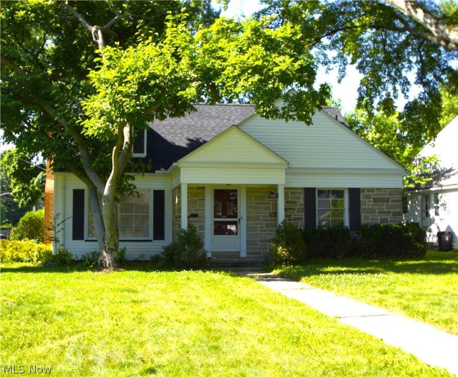 18921 Coffinberry Boulevard - Photo 1