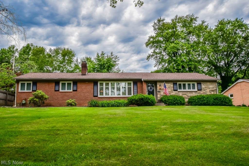 205 Sutton Avenue - Photo 1