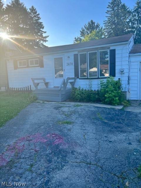 3878 Huntmere - Photo 1