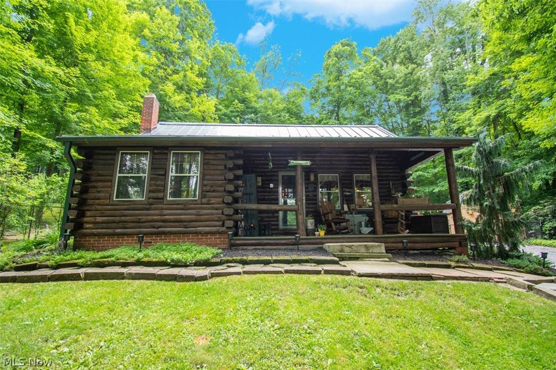 6055 Lakeview Drive - Photo 1
