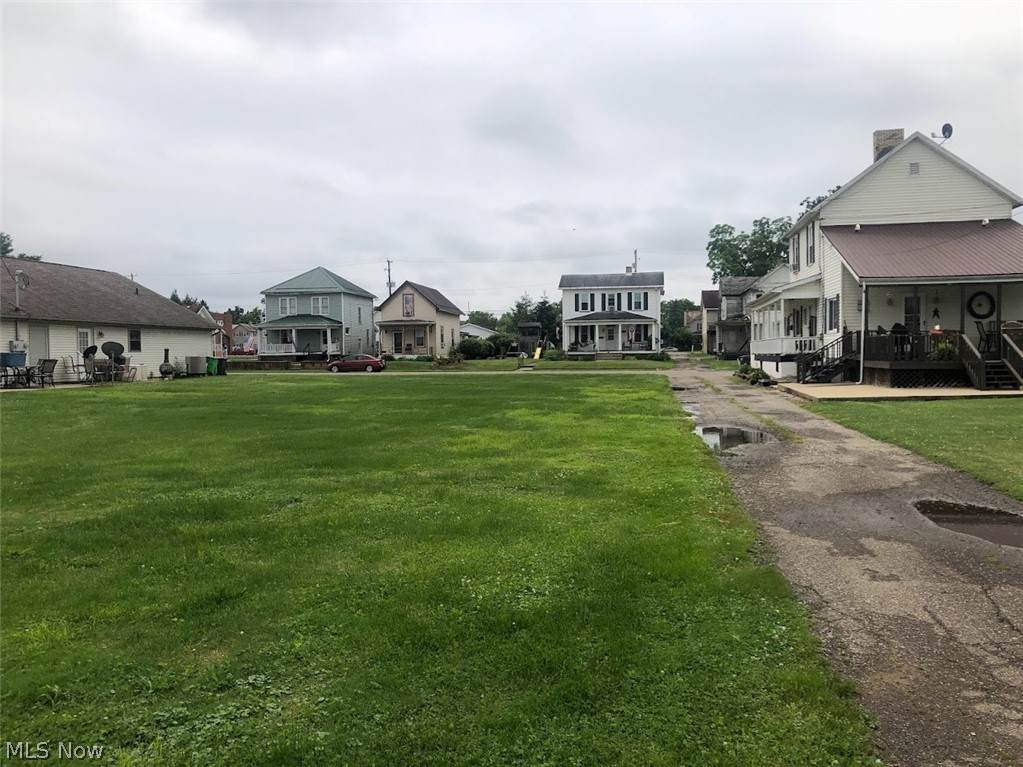 811 Main Street - Photo 1