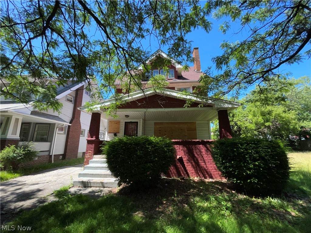 11805 Castlewood Avenue - Photo 1