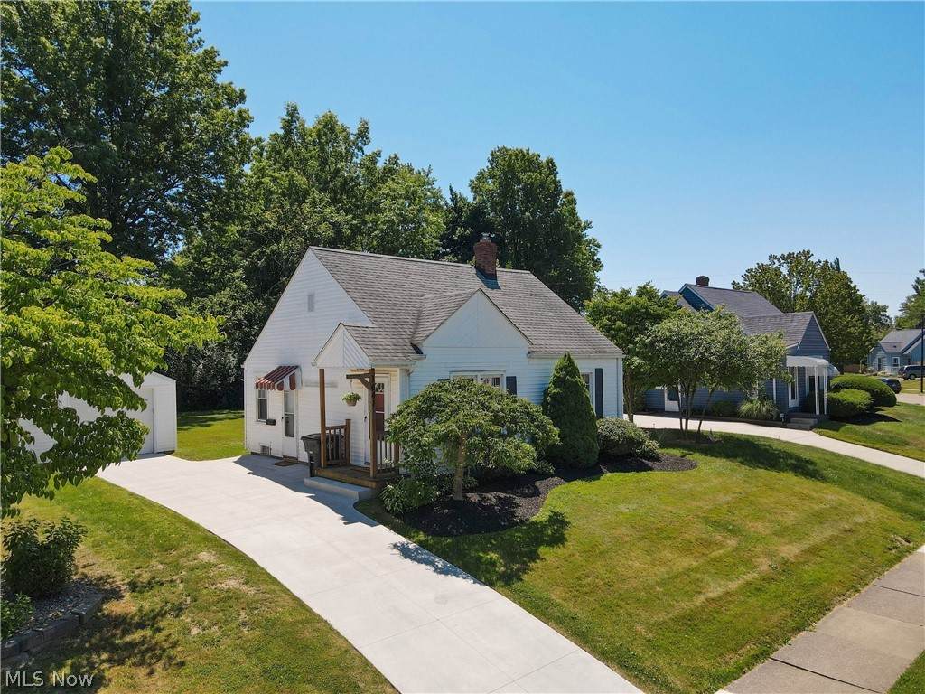 1641 Thornapple Avenue - Photo 1