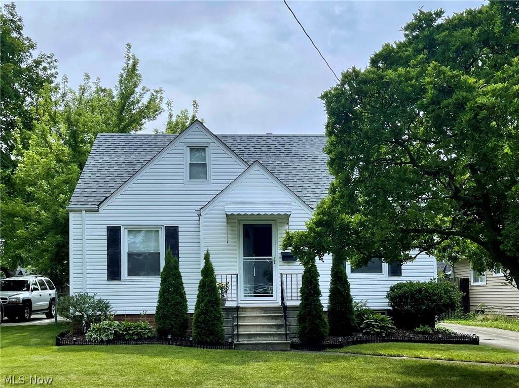 5102 Lucydale Avenue - Photo 1