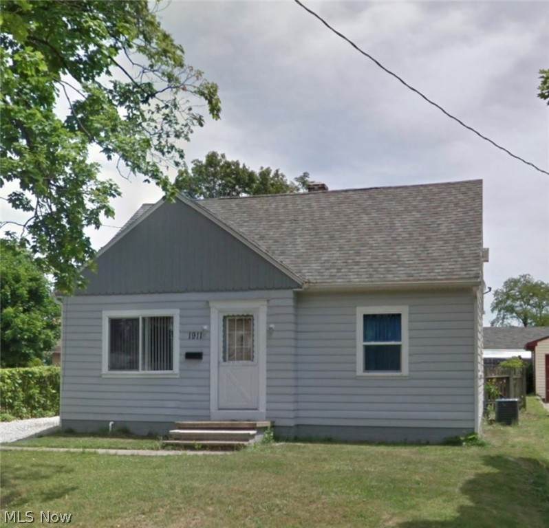 1911 8th Street - Photo 1
