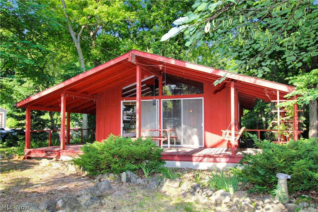 132 Perryview Drive - Photo 1