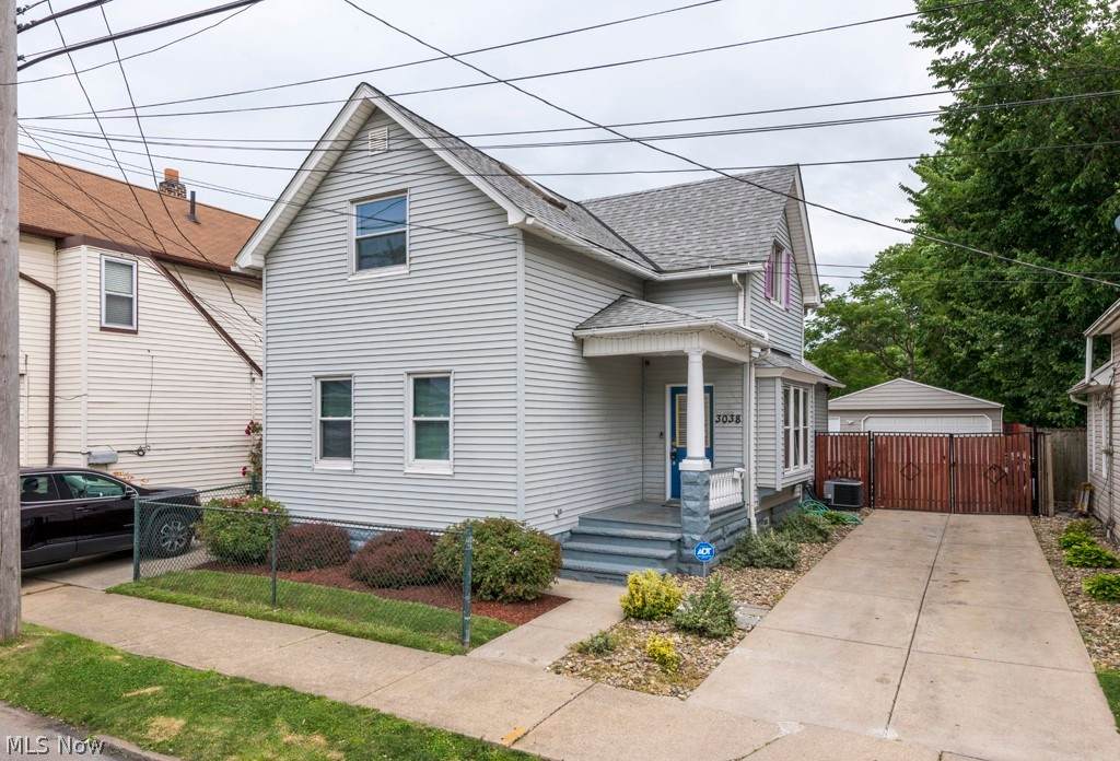 3038 Sackett Avenue - Photo 1