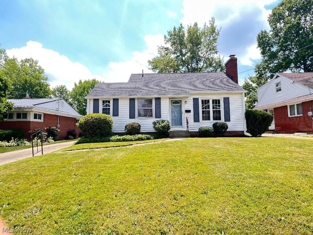 224 Summit Street - Photo 1
