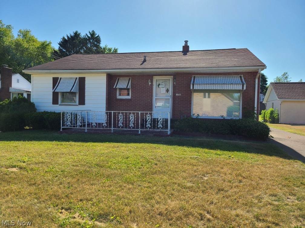 136 Roosevelt Avenue - Photo 1