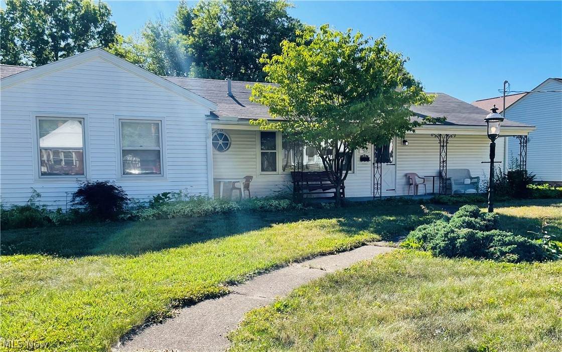 913 Vine Street - Photo 1