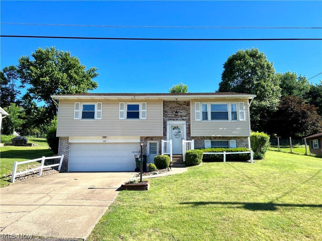 185 Stuart Drive - Photo 1