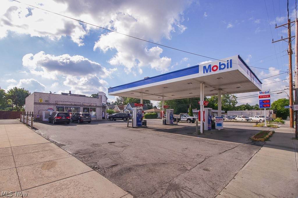 4611 130th Street - Photo 1