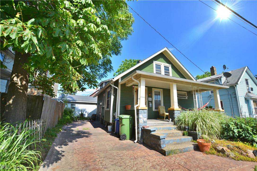 604 Marine Street - Photo 1