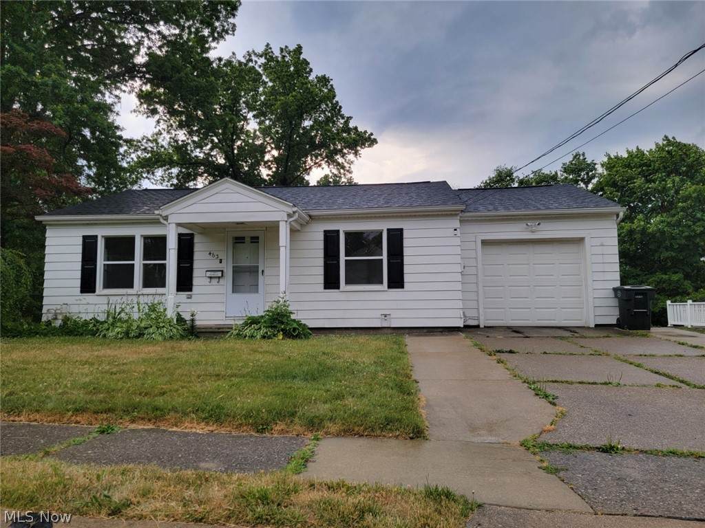 463 Wood Street - Photo 1