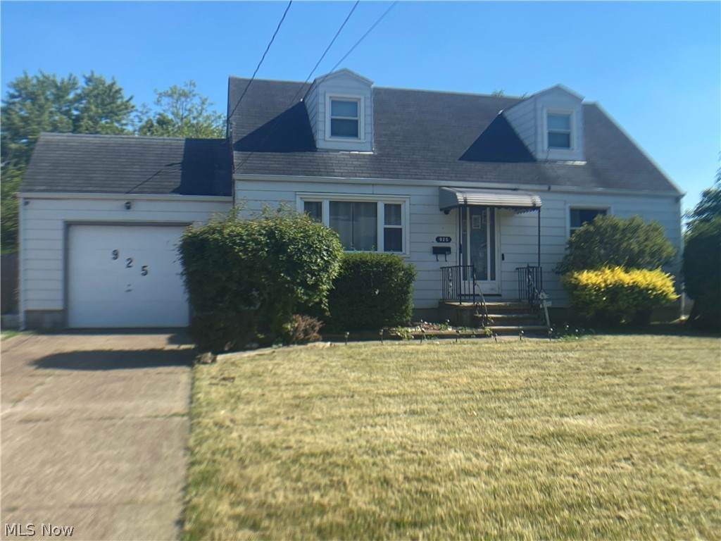 925 23rd Street - Photo 1