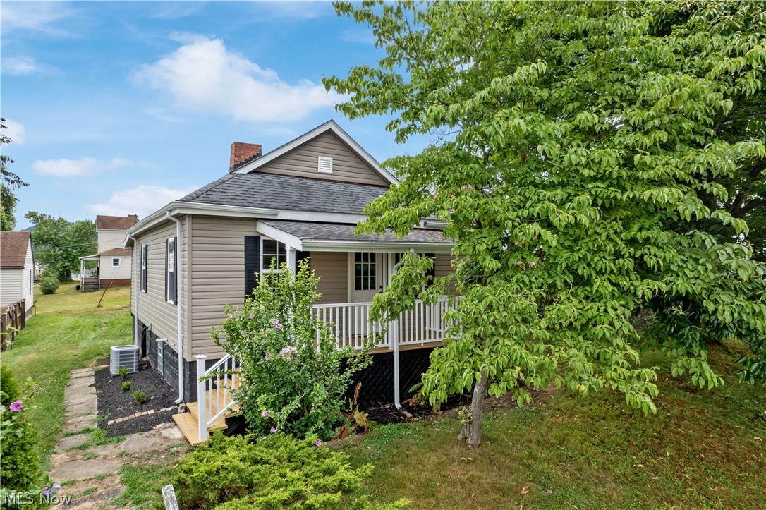 410 44th Street - Photo 1