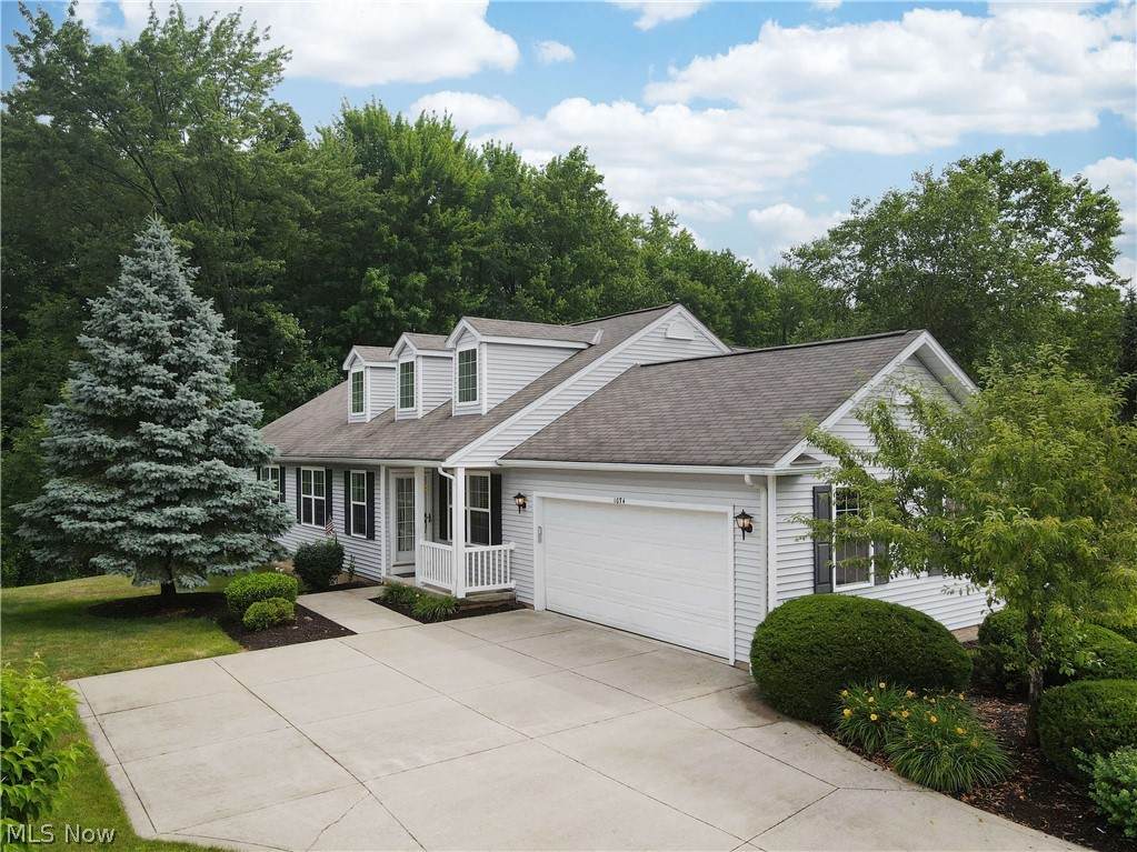 1074 Somerset Lane - Photo 1