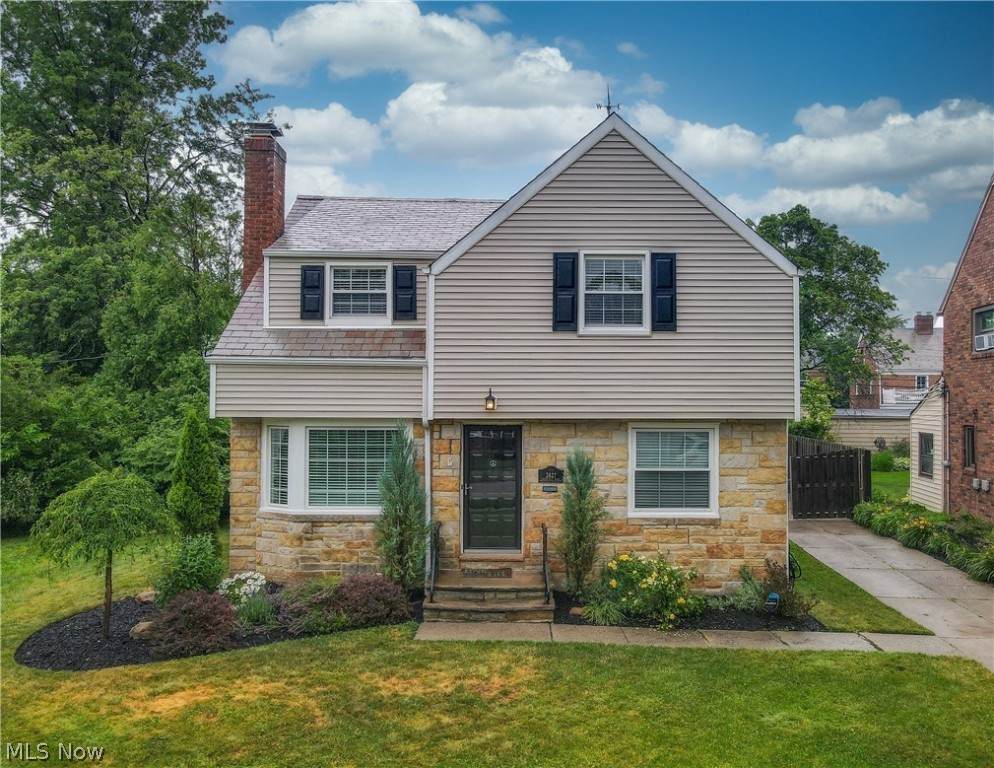 3827 Grenville Road - Photo 1