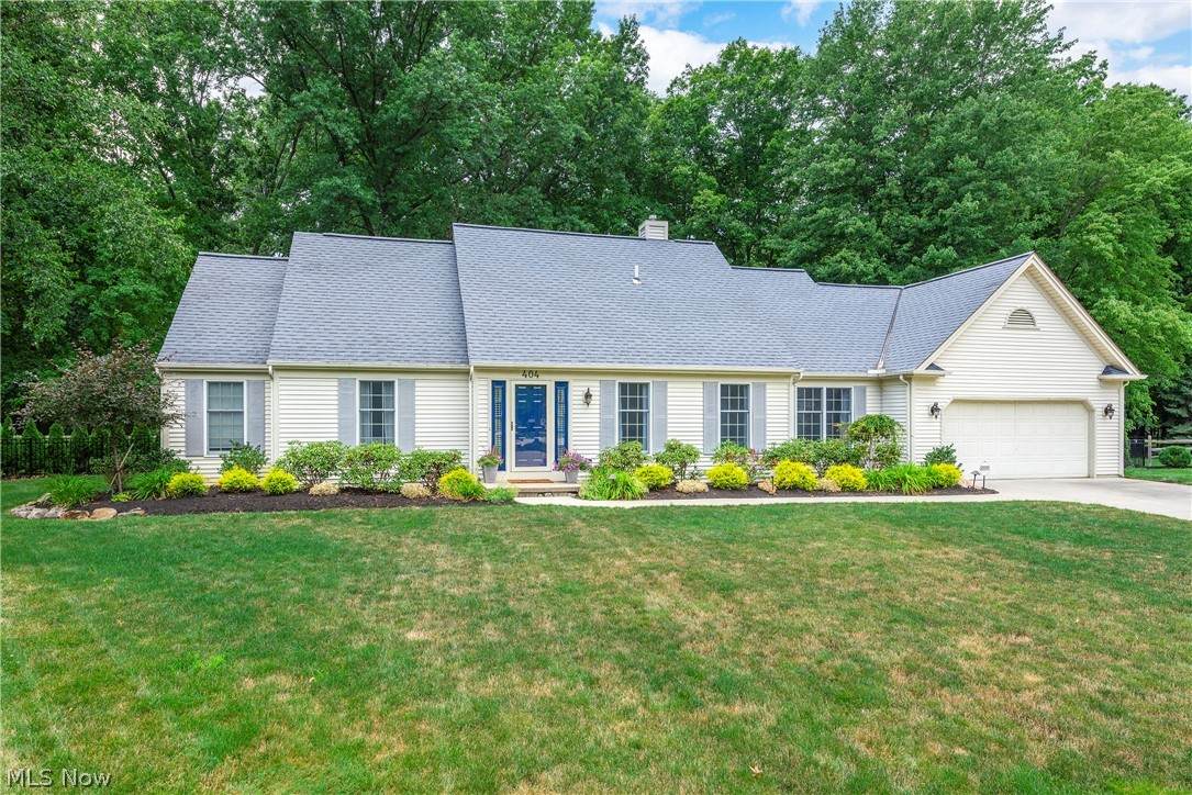 404 Cottonwood Court - Photo 1