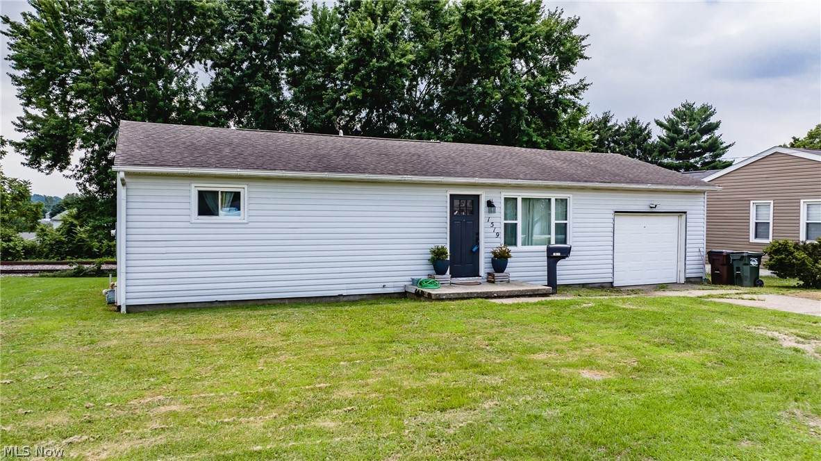 1519 Boulevard Drive - Photo 1