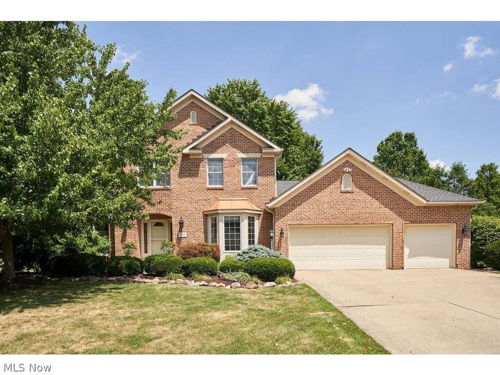 723 Berwick Court - Photo 1